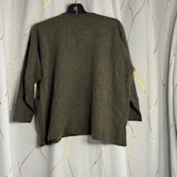 Eskandar Green Scottish Cashmere V-Neck Sweater – One Size - Picture 3 of 4